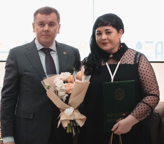 Бавлинка Елена Давлетова получила награду из рук министра сельского хозяйства