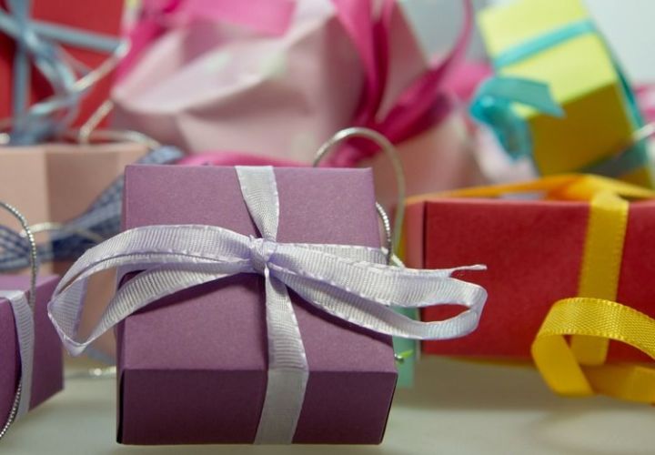 Носки вне конкуренции: какие подарки в этом году выбирают татарстанцы на праздники