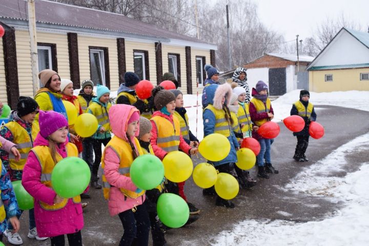 В детском лагере Бавлов открылась весенняя смена