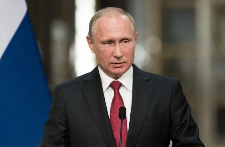 Голосование по изменениям в Конституции необходимо перенести - Путин
