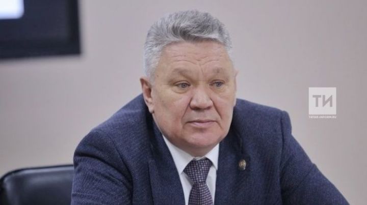 Глава минобрнауки РТ рекомендовал трудоустроить уволенного учителя из Азнакаева