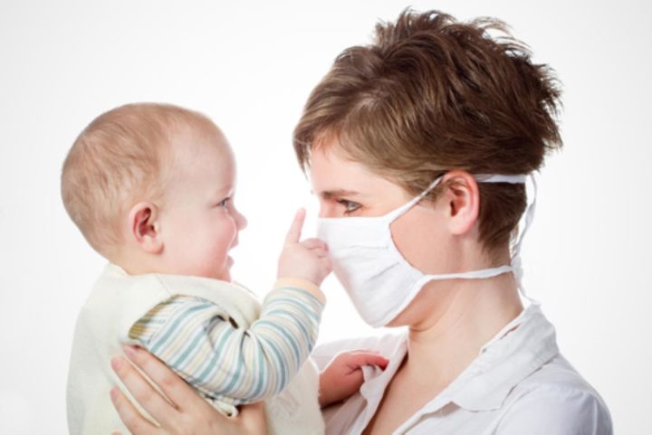 Медицинские маски опасны для малышей - врачи