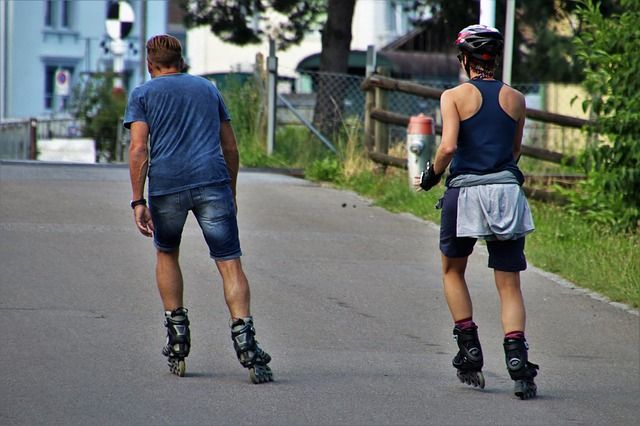 Роликовые коньки, скейты, самокаты планируют внести в ПДД