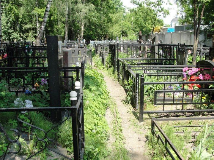 Количество смс-пропусков увеличили для посещения кладбищ в РТ