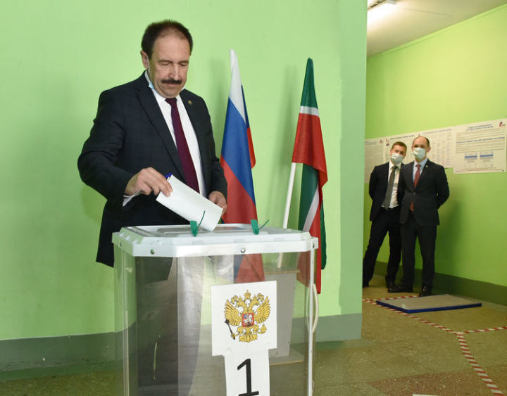 Премьер-министр РТ Алексей Песошин принял участие в общероссийском голосовании
