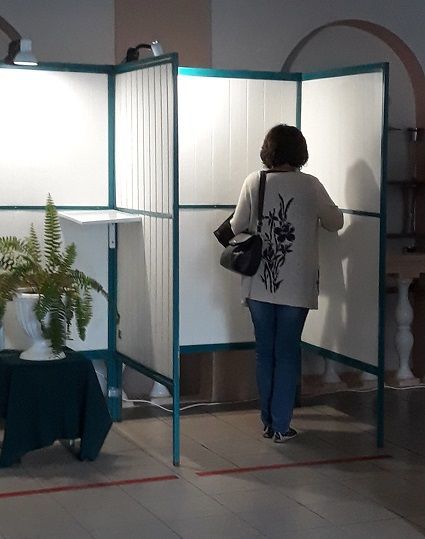 В бавлинской школе №3 досрочно проголосовали 470 избирателей