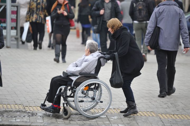 ПФР по РТ напоминает о выплатах ухаживающим за инвалидами и престарелыми