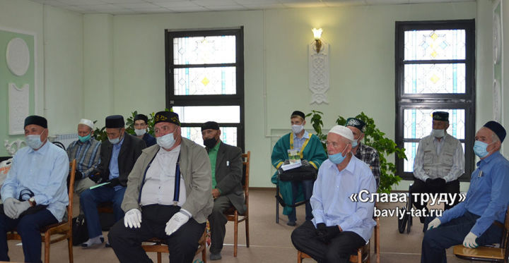 Бавлинские имамы решали актуальные вопросы на выездном собрании