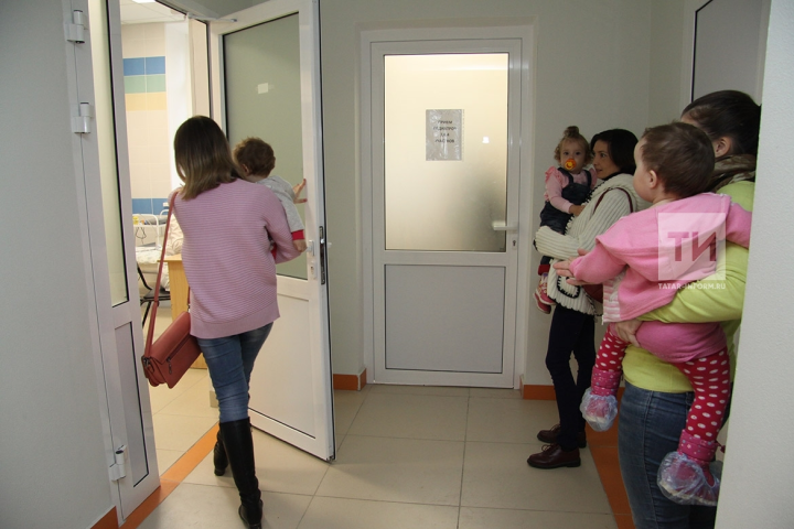 Минздрав РФ прокомментировал вопрос о вакцинации детей от коронавируса