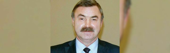 Министр строительства, архитектуры и ЖКХ РТ Фарит Ханифов поздравил коллег и ветеранов с Днем строителя