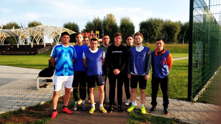 Бавлинцы участвуют в чемпионате республики по мини-футболу