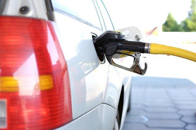Цены на бензин за неделю выросли на 10 копеек