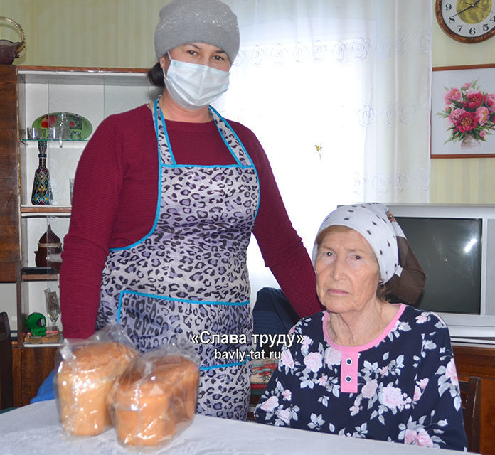 Соцработник Айгуль Тараканова успевает и на работе, и в хозяйстве