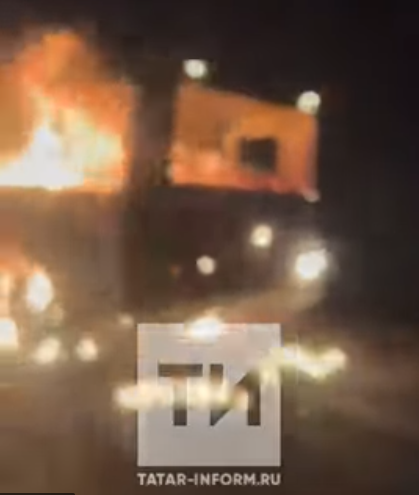 На юго-востоке РТ на трассе загорелся автобус (ВИДЕО)