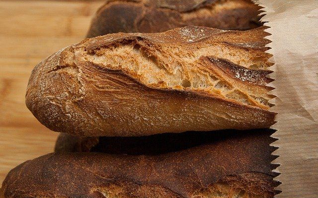 Упал хлеб на пол: к чему готовится человеку в жизни