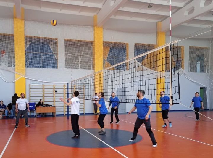 В Бавлах встретились волейболисты четырёх мухтасибатов Татарстана
