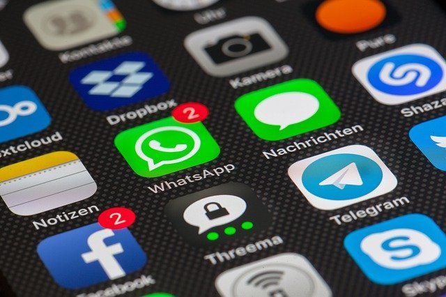 В работе социальных сетей Instagram и WhatsApp произошел сбой