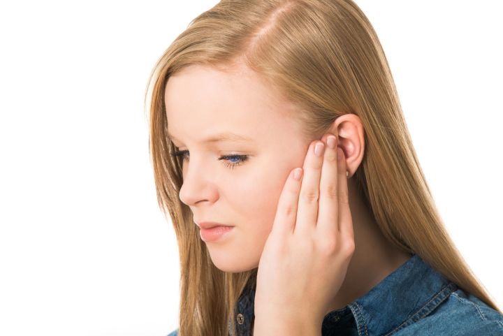 Звон в ушах может говорить о наличии опасных заболеваний