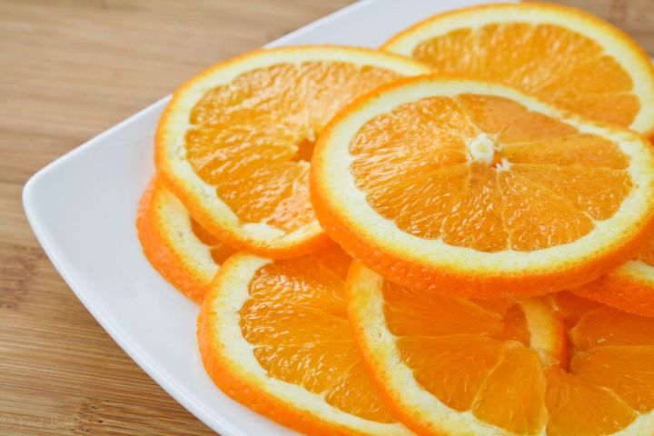 Врач-диетолог Перевалова: апельсины нужно есть с кожурой