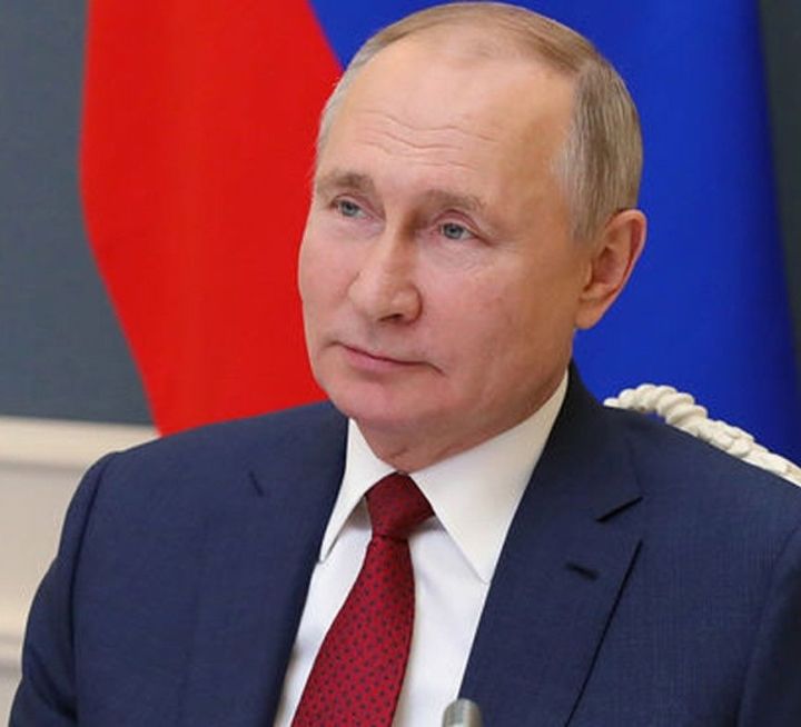 Путин разрешил увеличить майские праздники