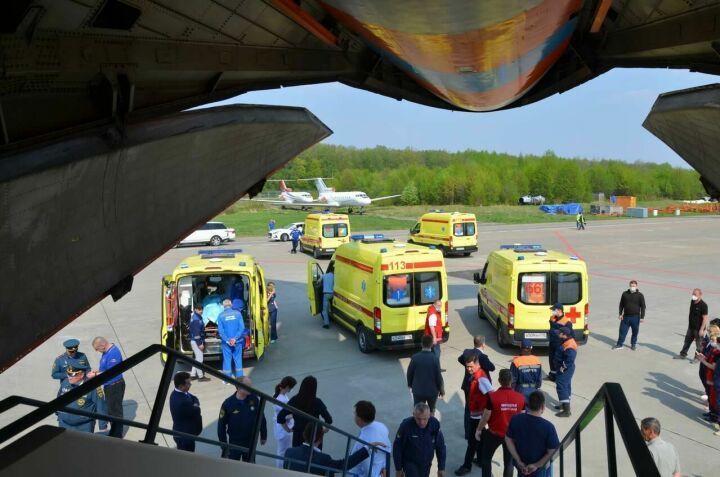 Глава Минздрава РФ сообщил о состоянии пациентов, доставленных в Москву