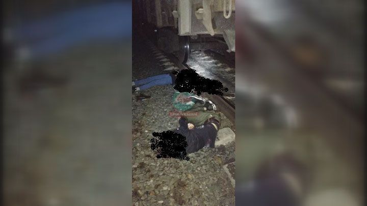 В Бугульминском районе поезд насмерть сбил мужчину и ребенка