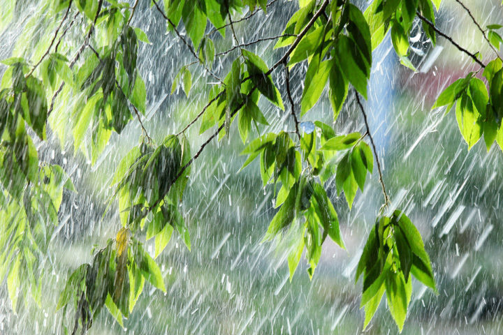 В понедельник, в Бавлах:  дождь, гроза и град