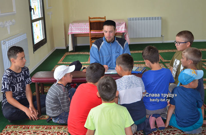 В бавлинской мечети "Гали" организовали летний лагерь