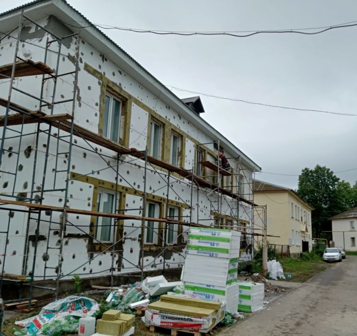 В Бавлах продолжается капитальный ремонт многоквартирных домов
