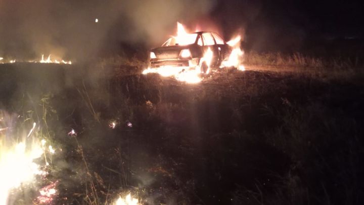В Бавлинском районе сгорел автомобиль