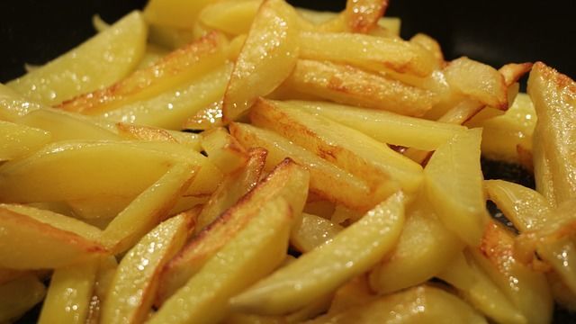 Диетолог рассказал способ, как употреблять жареную картошку и не набирать вес