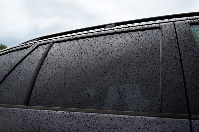 За шторки на стеклах ГИБДД может приостановить регистрацию автомобиля