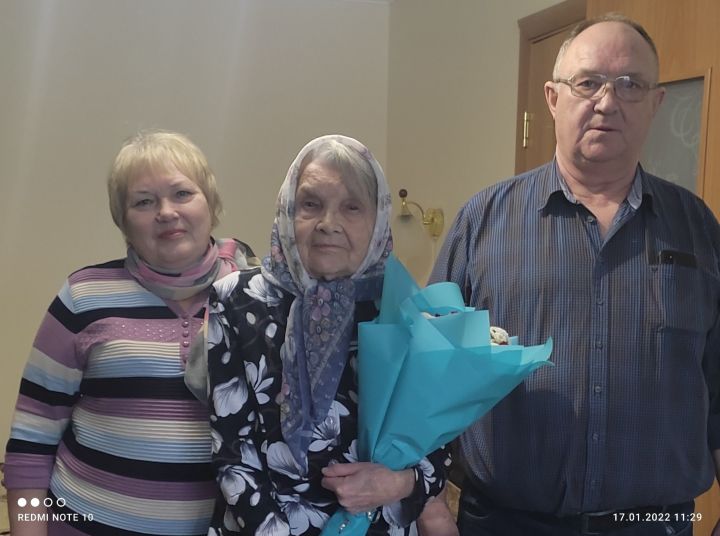 Сегодня бавлинская долгожительница отметила 90-летний юбилей