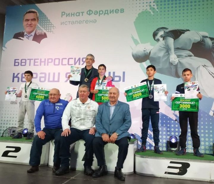 Бавлинские борцы приняли участие во Всероссийском турнире по борьбе «Курэш»