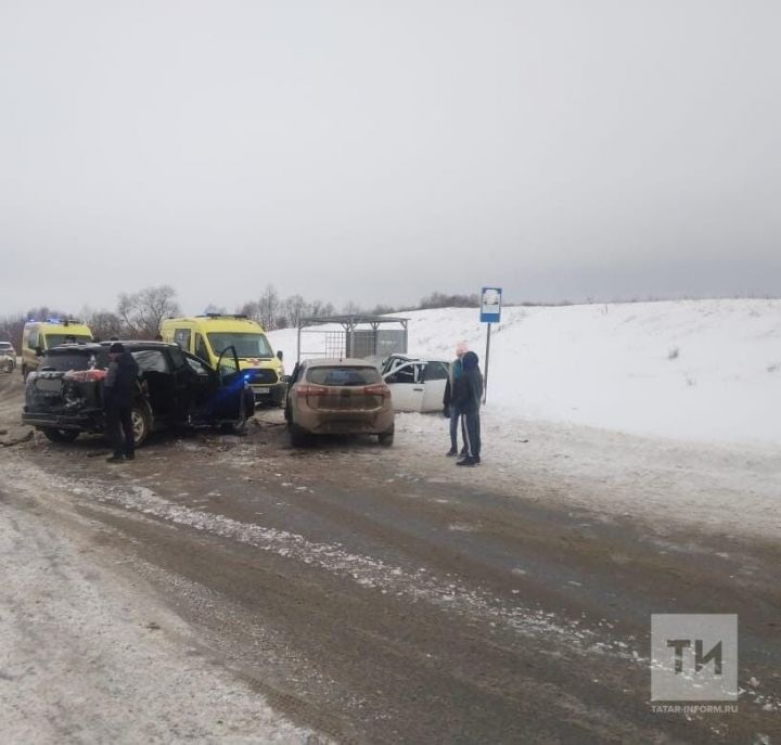 В Азнакаевском районе с места ДТП госпитализировали ребёнка