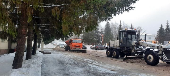 С улиц Бавлов вывезено около 1400 кубометров снега