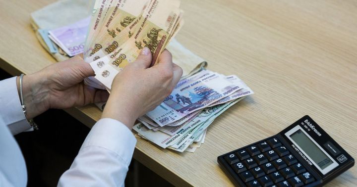 Минфин РФ сообщил о повышении заработной платы бюджетникам в 2023 году