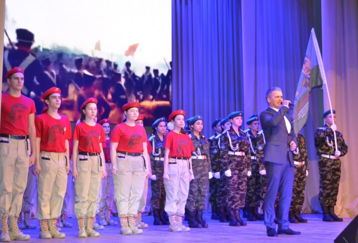В Бавлах состоялся концерт ко Дню защитников Отечества