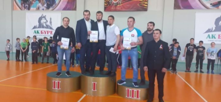В минувшие выходные  в городе Альметьевск прошёл открытый турнир по борьбе Курэш