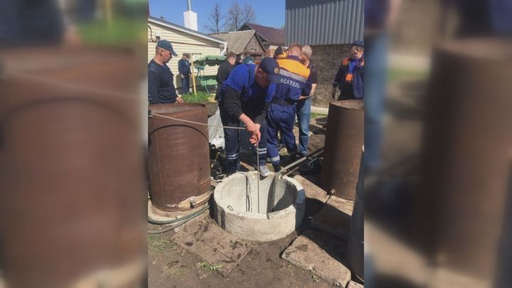 В Татарстане мужчина упал в 10-метровый колодец и утонул