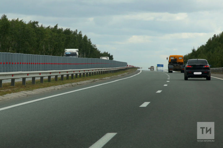 Бавлинский автоинспектор помог водителю на трассе Татарстана