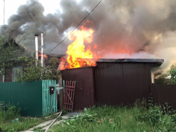 В Татарстане мужчина погиб при пожаре в частном доме