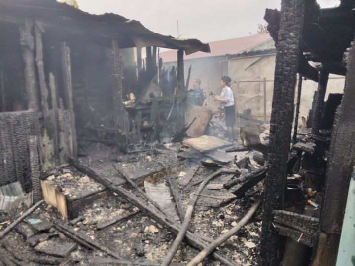 Подросток сгорел заживо в доме в Татарстане