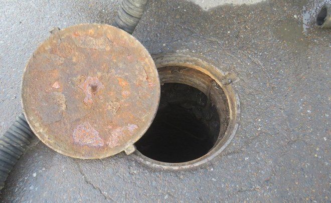 В Татарстане рабочий погиб во время очистки канализационной трубы