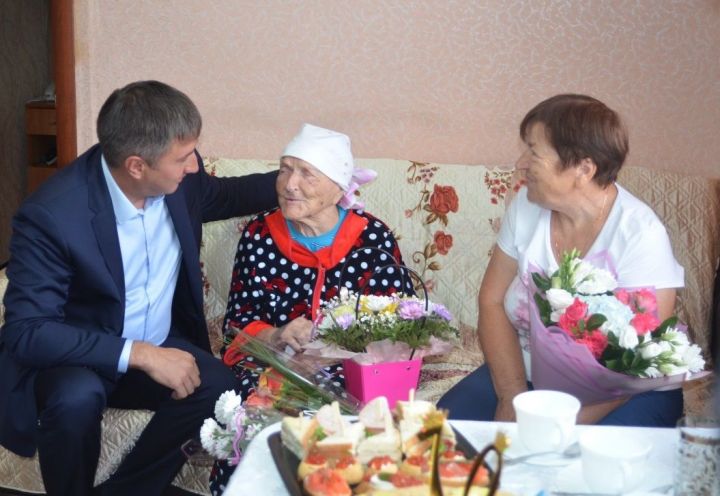 Жительнице Бавлов исполнилось 100 лет