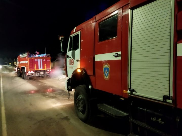 В селе Исергапово загорелся частный дом