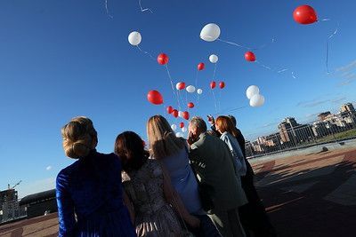 Нам радостно, а природа страдает: Эколог не рекомендует использовать воздушные шары