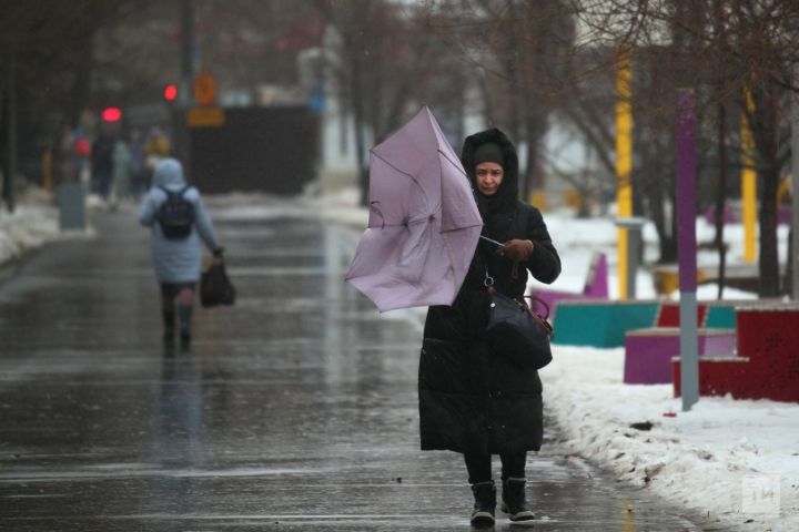 На бавлинских дорогах сохраняется гололедица