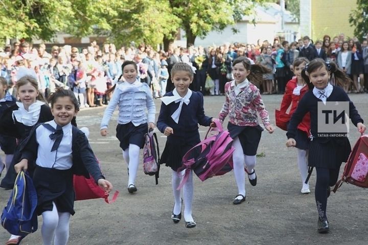 По «ГОСТ»у: С 2025 года российские школьники начнут носить единую школьную форму