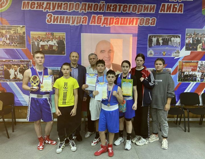 Бавлинские боксёры завоевали призовые места турнира в Азнакаево